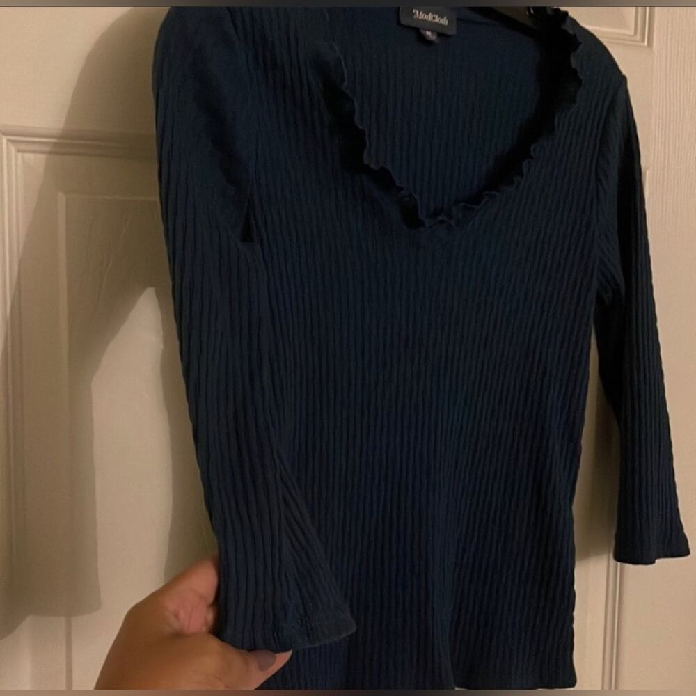 ModCloth Blue Ribbed Ruffle V Neck Retro Top size medium - Picture 4 of 4